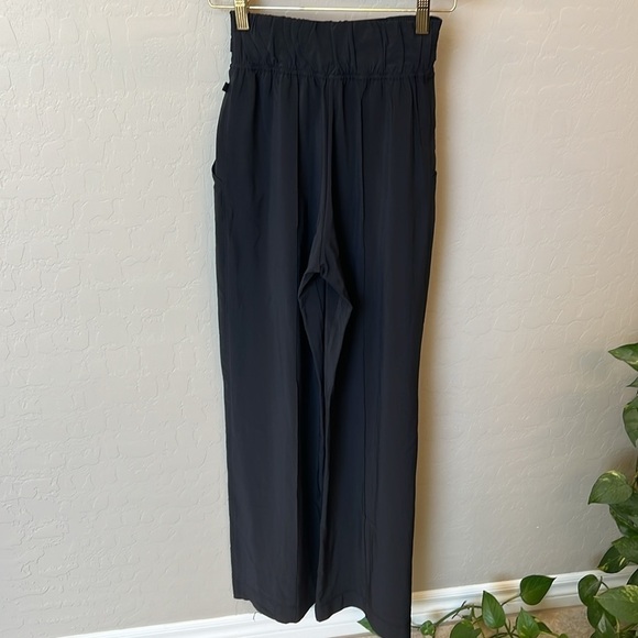 Lululemon Noir wide leg pants, black, size 2 - Picture 7 of 17